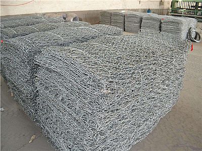 鍍鋅石籠網(wǎng)應(yīng)用到工程擋墻的安裝程序